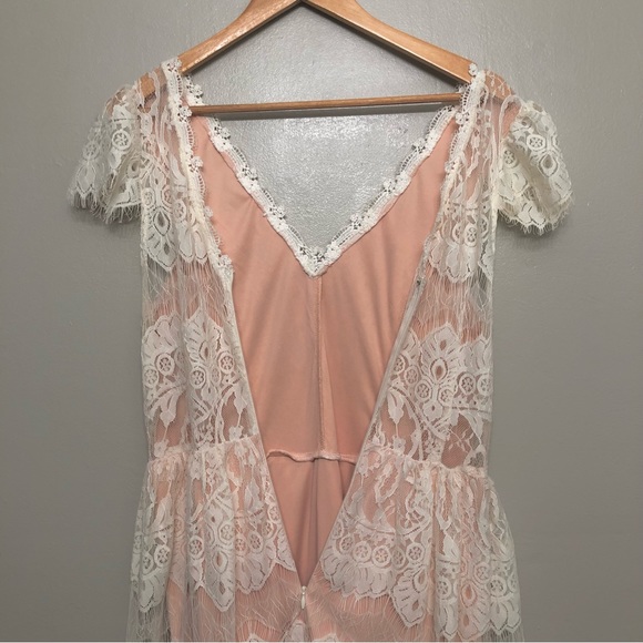 Soieblu White Nude Lace Overlay Dress - Picture 3 of 6